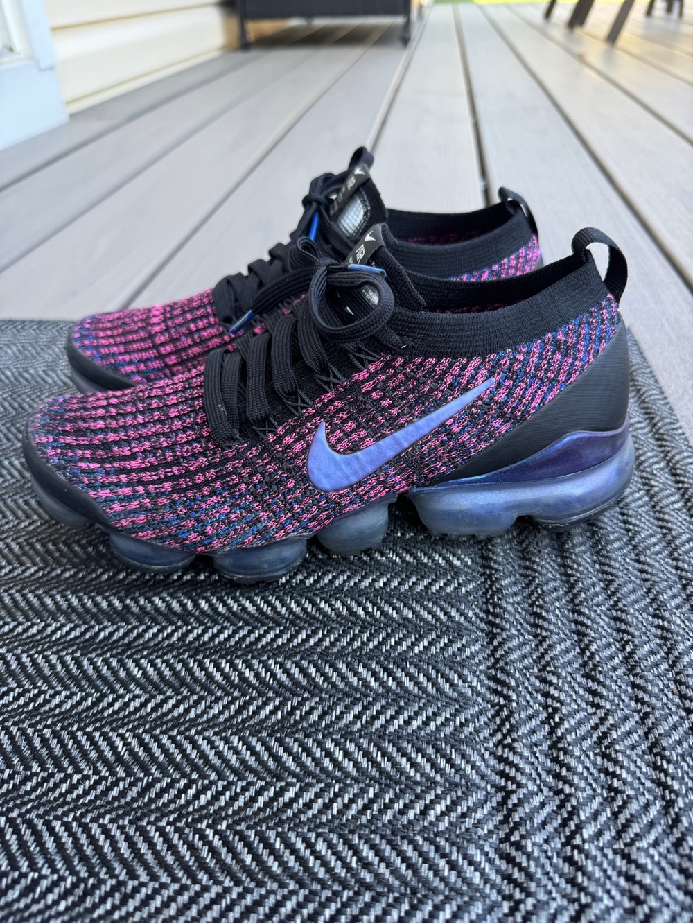 Nike Women’s Flyknit Vapormax Slip-On Sneakers